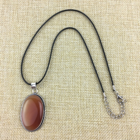 Botswana Agate Stone Pendant Necklace - Picture 5 of 8